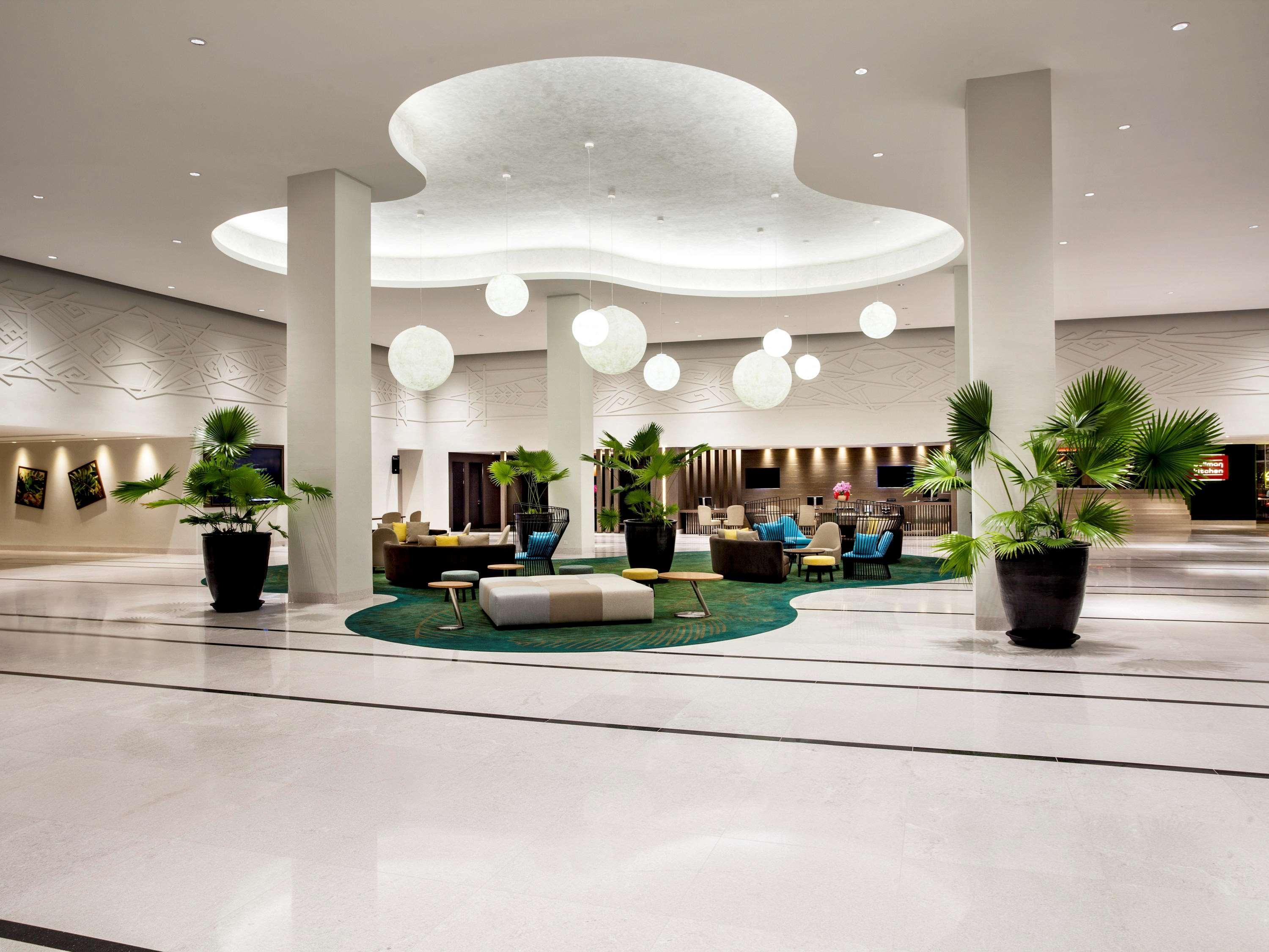 فندق بولمان ميري واترفرونت المظهر الخارجي الصورة The lobby of the hotel