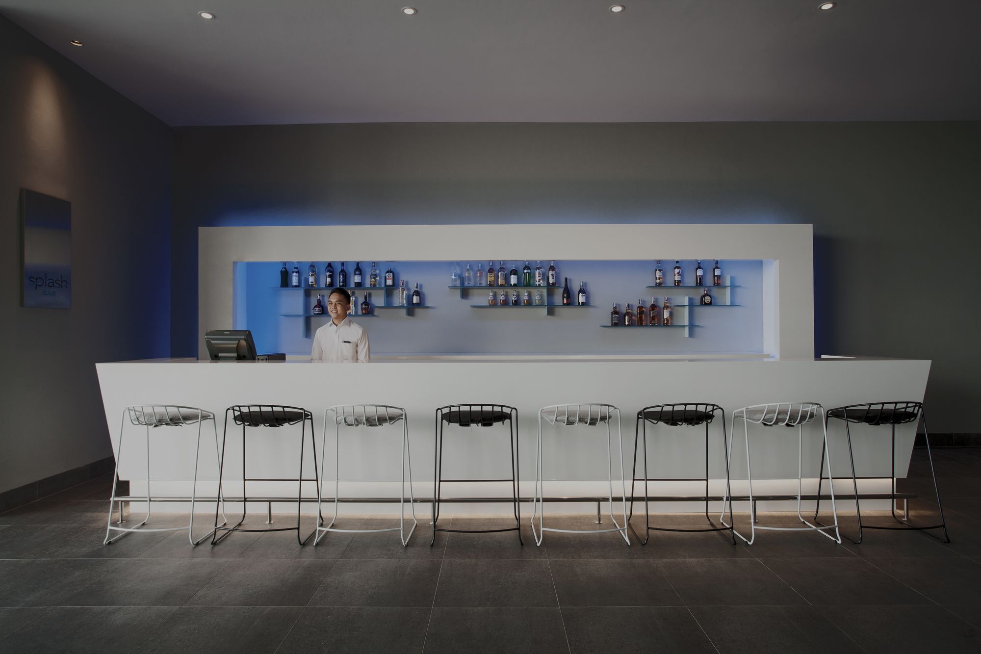 فندق بولمان ميري واترفرونت المظهر الخارجي الصورة The bar at the 2012 Olympic Village