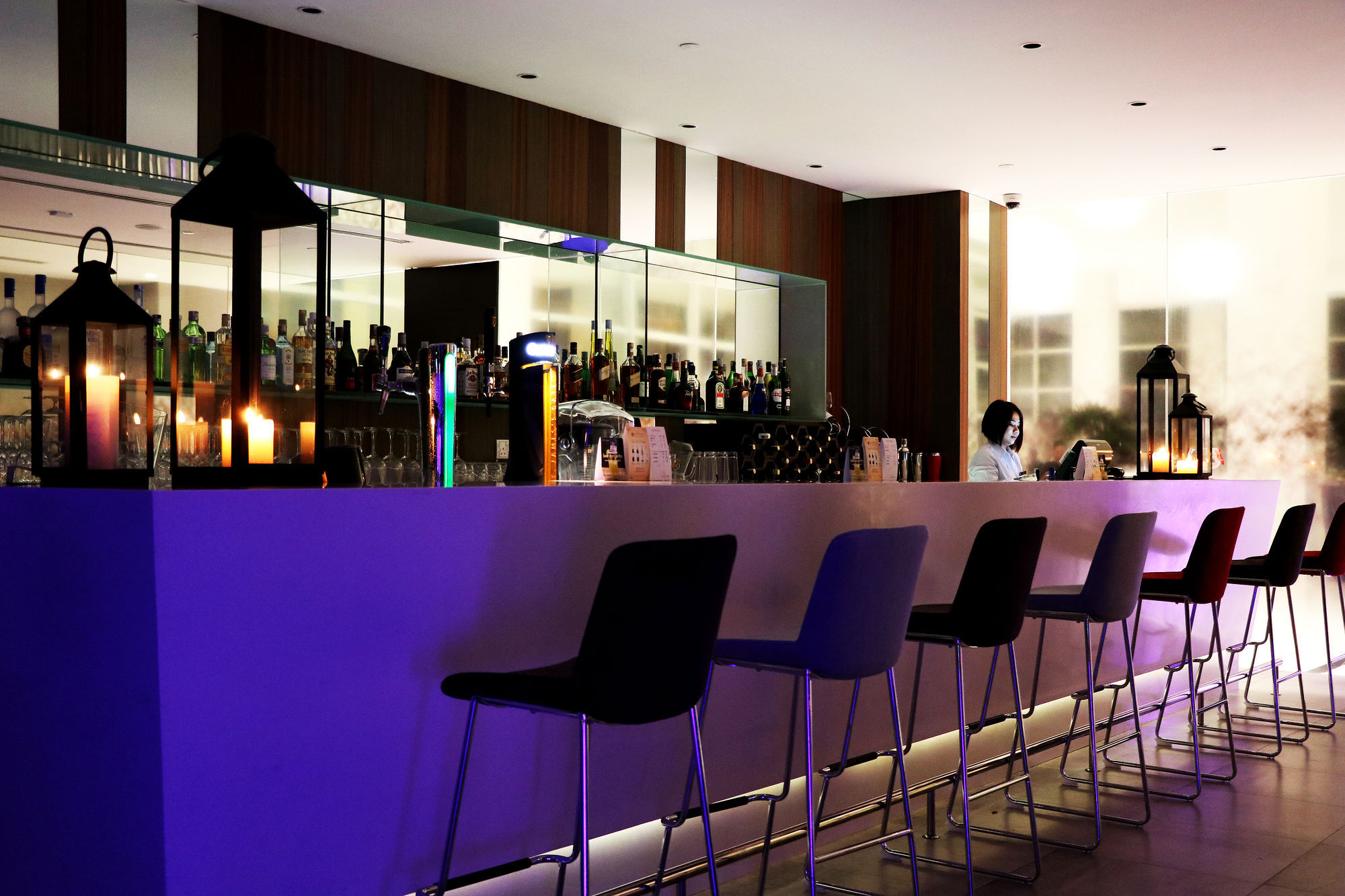 فندق بولمان ميري واترفرونت المظهر الخارجي الصورة The bar at the 100 Queen's Gate